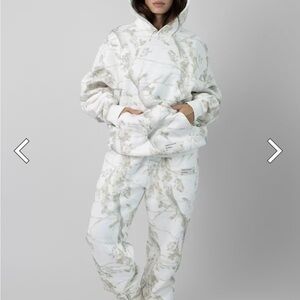 Women's Comfrt White Camo Set